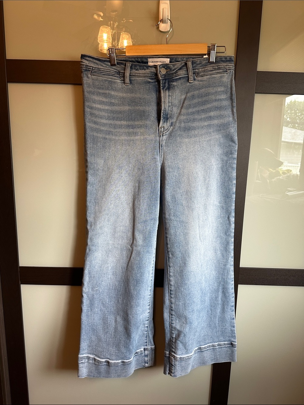 Women’s Risen Wide Leg cropped light Blue Women’s Jeans - size 15/32